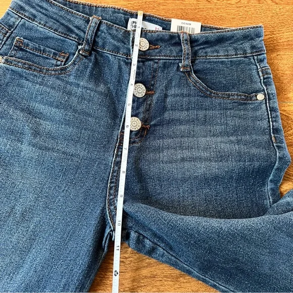 EPIC THREADS NWT Med Wash ButtonFly Stretchable Crop Denim Jeans Kids size 12 - Picture 10 of 12